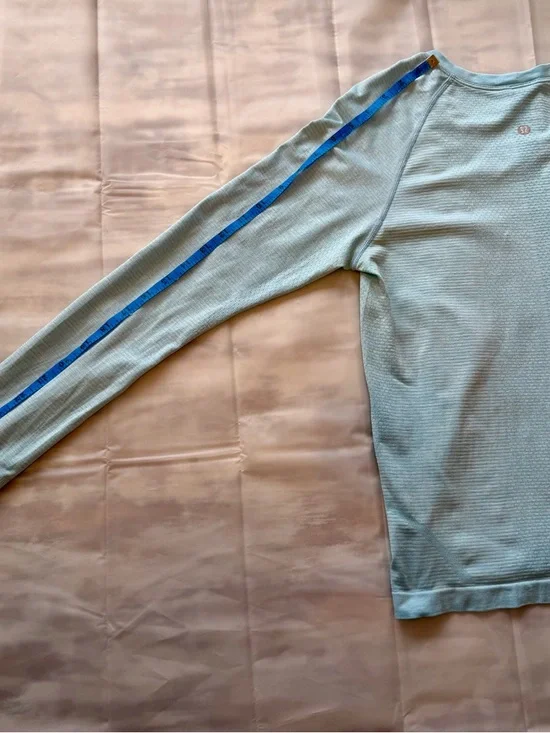 lululemon athletica Swiftly Tech 2.0 Race Length Long Sleeve Size 8 Blue Chill - Picture 13 of 13